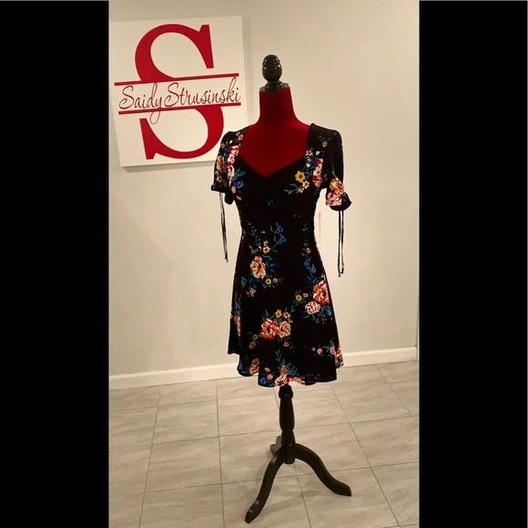 BeBop beautiful black/floral multicolor sweetheart neck dress -size S - Picture 7 of 12